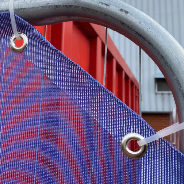 330g pvc mesh eyelet corner close up